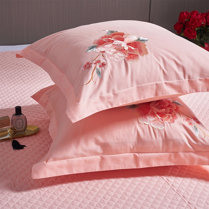 91家纺网 家纺一手货源 找家纺 洽想家 2025新款全棉刺绣粉玉色婚庆四件套多件套（控价销售最低不低于288元） 永结同心-玉粉