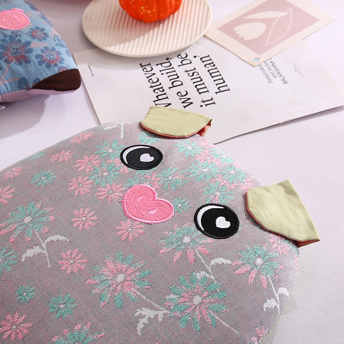 91家纺网 家纺一手货源 找家纺 （总）贤内助家纺 2025新款全棉纯棉猪猪侠荞麦枕枕头枕芯保健枕护肩枕