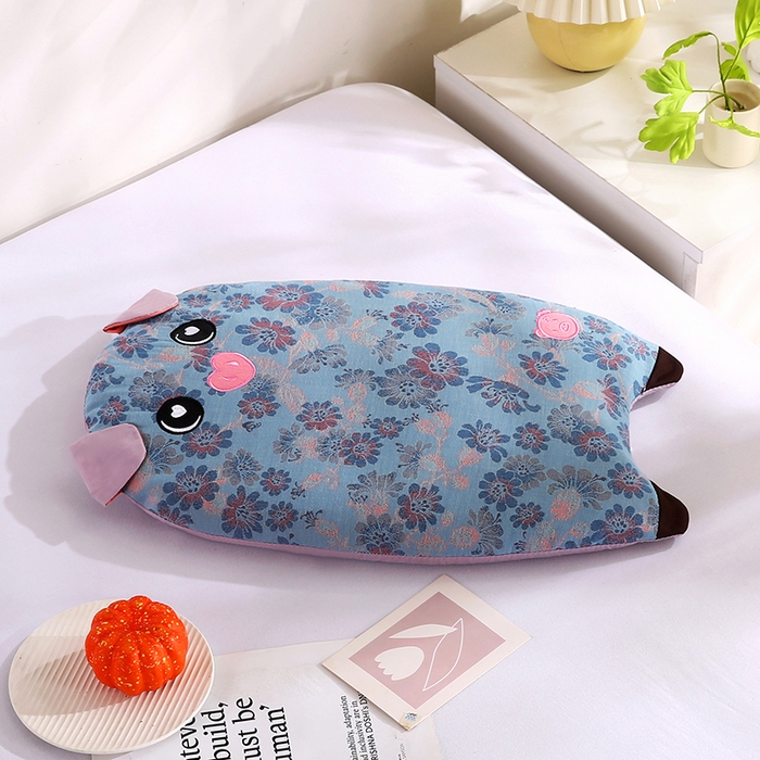 91家纺网 家纺一手货源 找家纺 贤内助家纺 2025新款全棉纯棉猪猪侠荞麦枕枕头枕芯保健枕护肩枕 猪猪侠—蓝 宽28x长53x高8-10/只