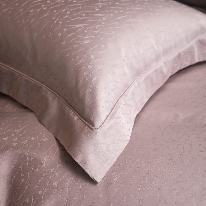 91家纺网 家纺一手货源 找家纺 洽想家 2025新款长绒棉贡缎提花手工立体埋绳工艺四件套礼盒包装系列二 艾克亚（灰紫）