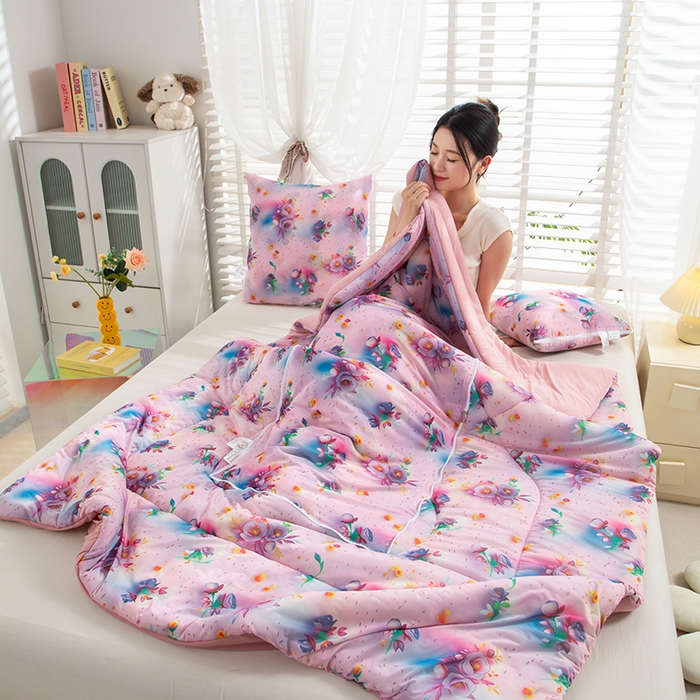 91家纺网 家纺一手货源 找家纺 （总）照世家纺 2025春夏新款凉感丝印花A类抱枕被