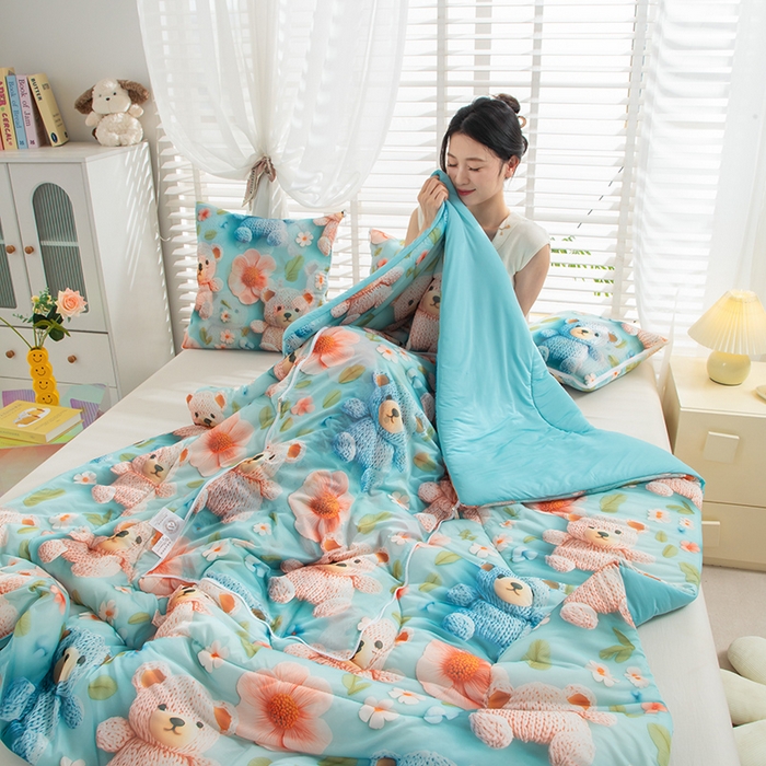 91家纺网 家纺一手货源 找家纺 （总）照世家纺 2025春夏新款凉感丝印花A类抱枕被