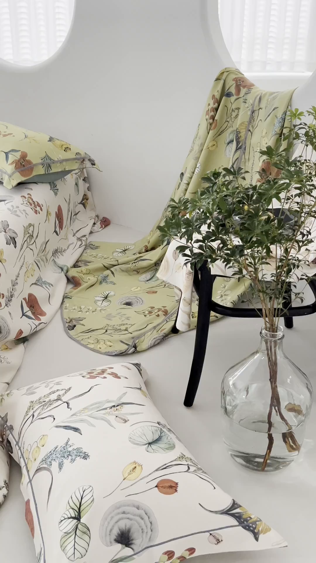 91家纺网 家纺一手货源 找家纺 洽想家 2025新款100%纯竹纤维凉席竹席冰丝席三件套空调席凉感席竹纤维软席子三件套 卷草花 米