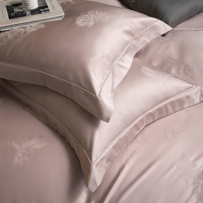 91家纺网 家纺一手货源 找家纺 洽想家 2025新款长绒棉贡缎提花手工立体埋绳工艺四件套礼盒包装系列二 飘羽（红灰）