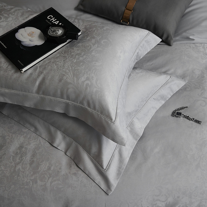 91家纺网 家纺一手货源 找家纺 洽想家 2025新款长绒棉贡缎提花手工立体埋绳工艺四件套礼盒包装系列二 维卡（高级灰）