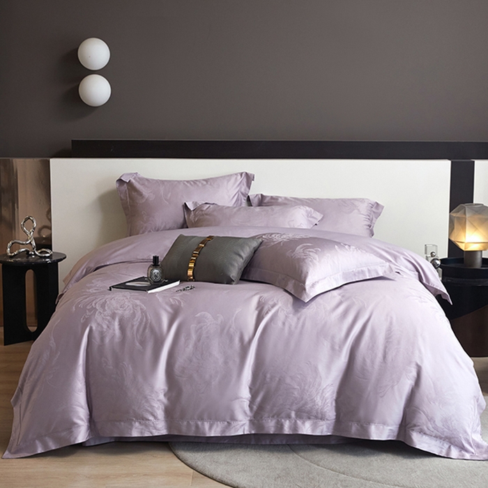 91家纺网 家纺一手货源 找家纺 洽想家 2025新款长绒棉贡缎提花手工立体埋绳工艺四件套礼盒包装系列二 维斯纳（温馨紫）