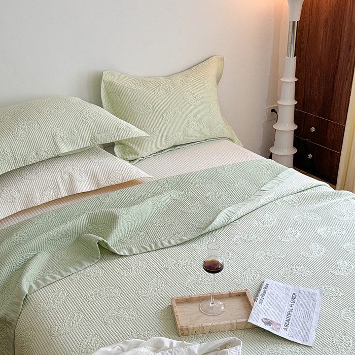 91家纺网 家纺一手货源 找家纺 琳可家居 2025春夏新款腰果花系列双面莱赛尔天丝床盖三件套高温水洗可机洗 腰果花-清新绿