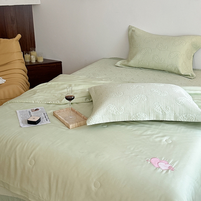 91家纺网 家纺一手货源 找家纺 琳可家居 2025春夏新款腰果花系列双面莱赛尔天丝床盖三件套高温水洗可机洗 腰果花-清新绿