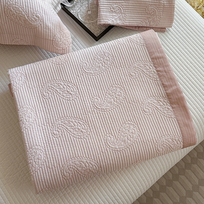 91家纺网 家纺一手货源 找家纺 琳可家居 2025春夏新款腰果花系列双面莱赛尔天丝床盖三件套高温水洗可机洗 腰果花-仙女粉