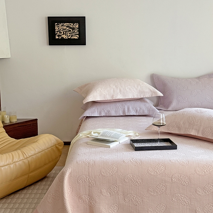 91家纺网 家纺一手货源 找家纺 琳可家居 2025春夏新款腰果花系列双面莱赛尔天丝床盖三件套高温水洗可机洗 腰果花-仙女粉