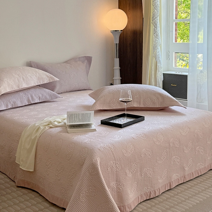 91家纺网 家纺一手货源 找家纺 琳可家居 2025春夏新款腰果花系列双面莱赛尔天丝床盖三件套高温水洗可机洗 腰果花-仙女粉