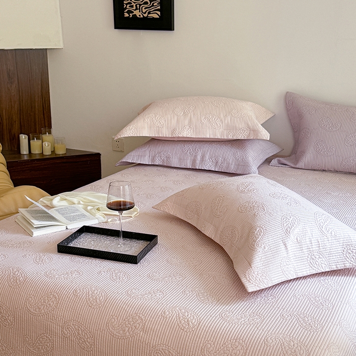 91家纺网 家纺一手货源 找家纺 琳可家居 2025春夏新款腰果花系列双面莱赛尔天丝床盖三件套高温水洗可机洗 腰果花-仙女粉