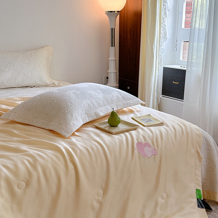 91家纺网 家纺一手货源 找家纺 琳可家居 2025春夏新款腰果花系列双面莱赛尔天丝床盖三件套高温水洗可机洗 腰果花-优雅白