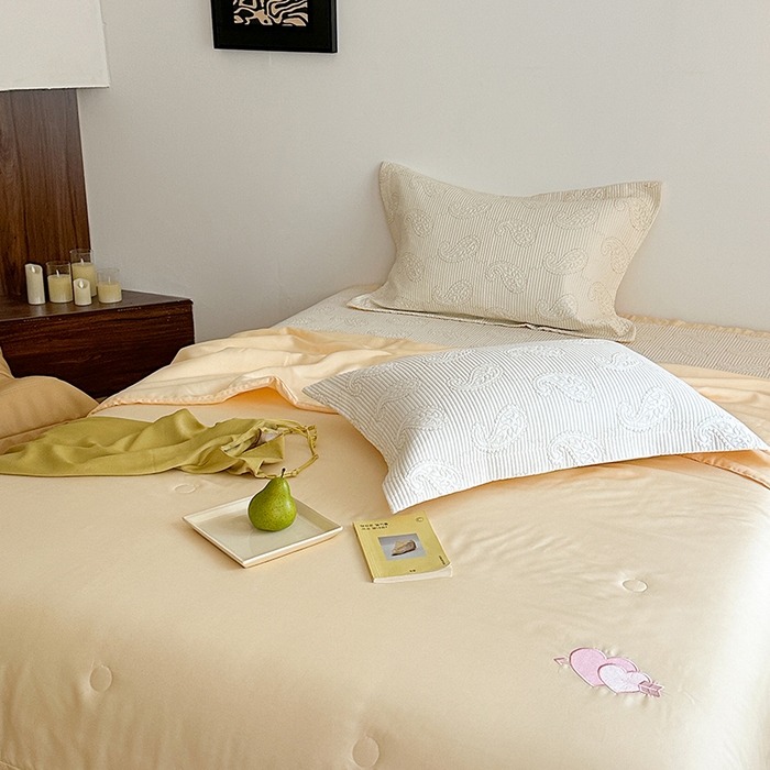 91家纺网 家纺一手货源 找家纺 琳可家居 2025春夏新款腰果花系列双面莱赛尔天丝床盖三件套高温水洗可机洗 腰果花-优雅白