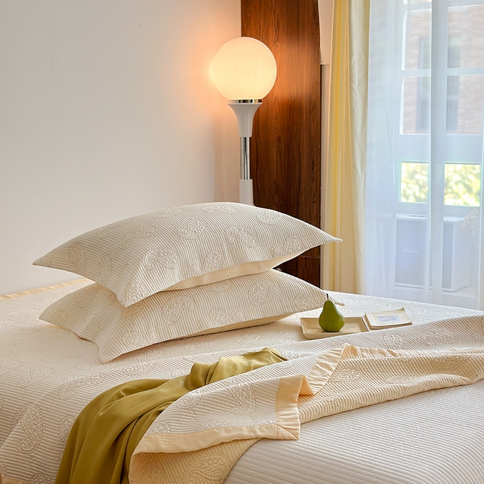 91家纺网 家纺一手货源 找家纺 琳可家居 2025春夏新款腰果花系列双面莱赛尔天丝床盖三件套高温水洗可机洗 腰果花-优雅白