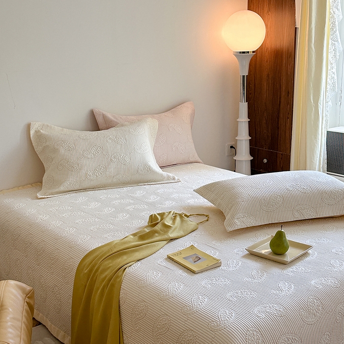 91家纺网 家纺一手货源 找家纺 琳可家居 2025春夏新款腰果花系列双面莱赛尔天丝床盖三件套高温水洗可机洗 腰果花-优雅白