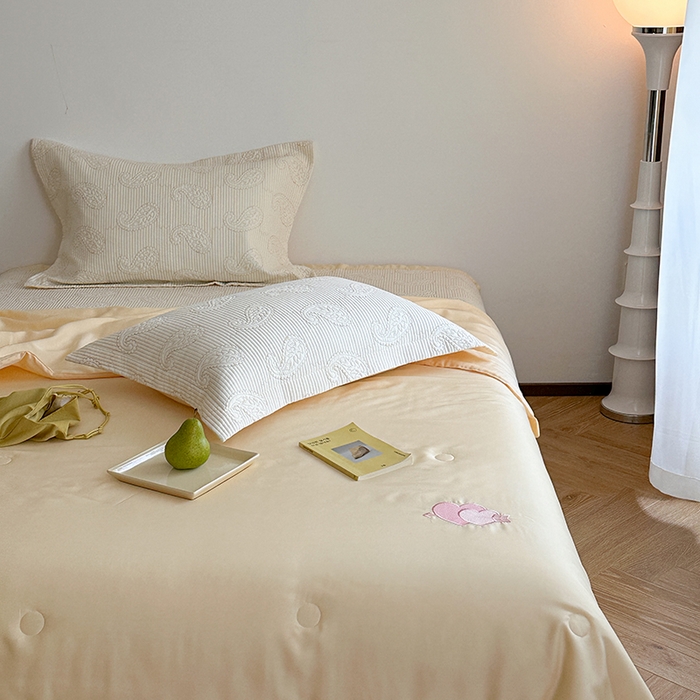 91家纺网 家纺一手货源 找家纺 琳可家居 2025春夏新款腰果花系列双面莱赛尔天丝床盖三件套高温水洗可机洗 腰果花-优雅白