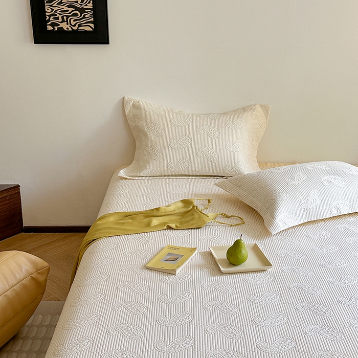 91家纺网 家纺一手货源 找家纺 琳可家居 2025春夏新款腰果花系列双面莱赛尔天丝床盖三件套高温水洗可机洗 腰果花-优雅白