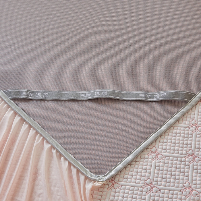 91家纺网 家纺一手货源 找家纺 罗艺轩 2025新款床裙款透气凉感豆豆软凉席席子 梦蝶-粉