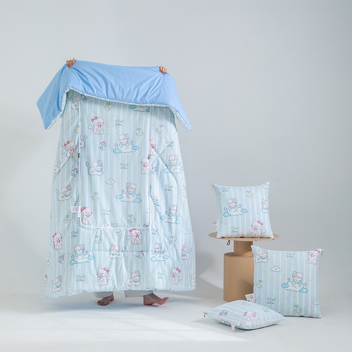 91家纺网 家纺一手货源 找家纺 照世家纺 2025春夏新款全棉纯棉印花A类抱枕被 喵咕酱 40x40展开105x150