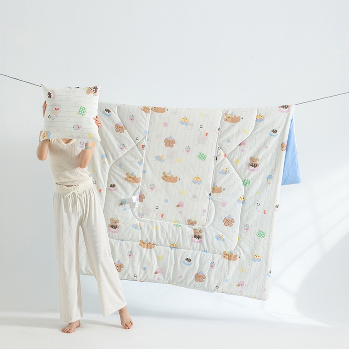 91家纺网 家纺一手货源 找家纺 照世家纺 2025春夏新款全棉纯棉印花A类抱枕被 奶油狗狗 40x40展开105x150