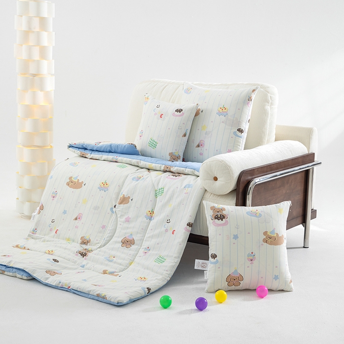 91家纺网 家纺一手货源 找家纺 照世家纺 2025春夏新款全棉纯棉印花A类抱枕被 奶油狗狗 40x40展开105x150