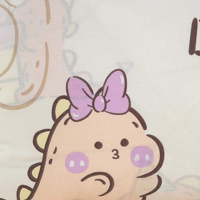 91家纺网 家纺一手货源 找家纺 照世家纺 2025春夏新款全棉纯棉印花A类抱枕被 淘气萌龙 40x40展开105x150