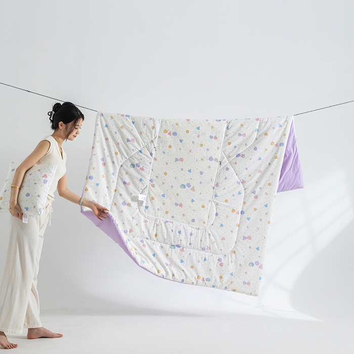 91家纺网 家纺一手货源 找家纺 照世家纺 2025春夏新款全棉纯棉印花A类抱枕被 星奈 40x40展开105x150