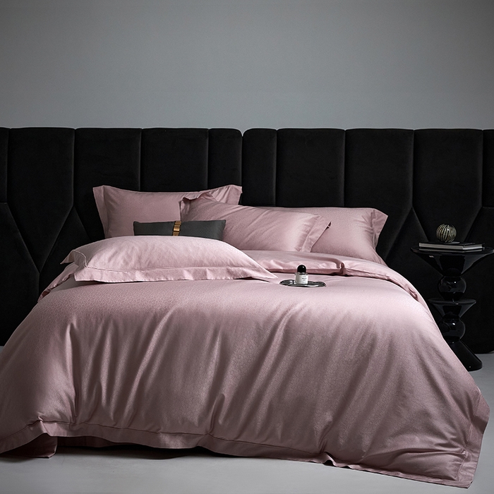 91家纺网 家纺一手货源 找家纺 洽想家 2025新款长绒棉贡缎提花手工立体埋绳工艺四件套礼盒包装 奢华魅力-樱花粉