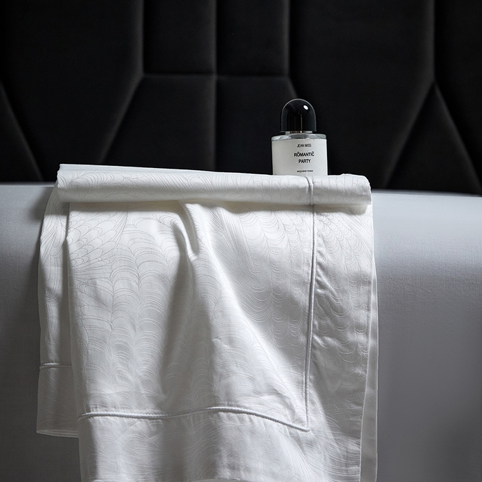 91家纺网 家纺一手货源 找家纺 洽想家 2025新款长绒棉贡缎提花手工立体埋绳工艺四件套礼盒包装 格律时尚-增白