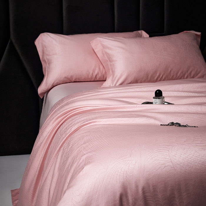 91家纺网 家纺一手货源 找家纺 洽想家 2025新款长绒棉贡缎提花手工立体埋绳工艺四件套礼盒包装 格律时尚-粉玉