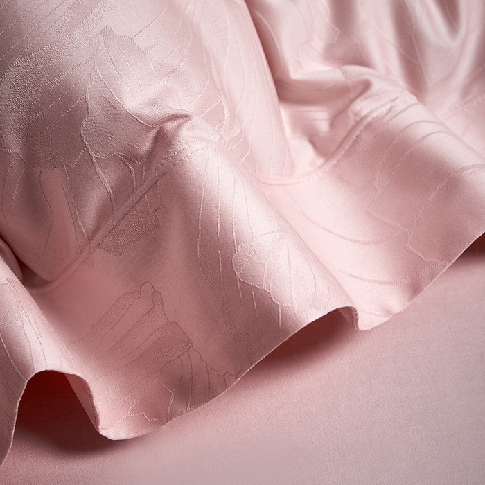 91家纺网 家纺一手货源 找家纺 洽想家 2025新款长绒棉贡缎提花手工立体埋绳工艺四件套礼盒包装 欧若拉-粉玉