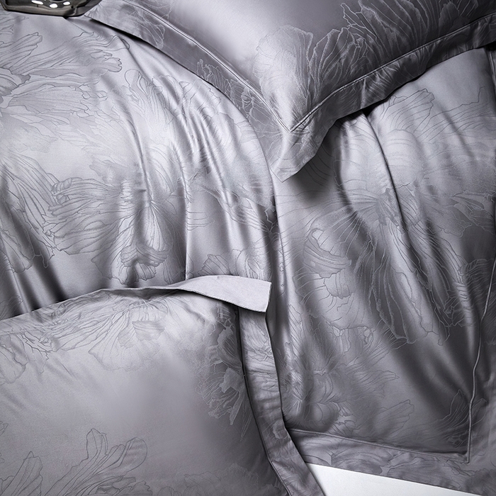 91家纺网 家纺一手货源 找家纺 洽想家 2025新款长绒棉贡缎提花手工立体埋绳工艺四件套礼盒包装 欧若拉-高级灰