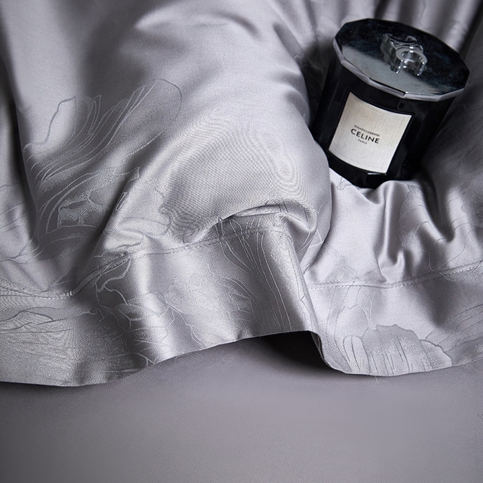 91家纺网 家纺一手货源 找家纺 洽想家 2025新款长绒棉贡缎提花手工立体埋绳工艺四件套礼盒包装 欧若拉-高级灰