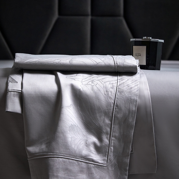 91家纺网 家纺一手货源 找家纺 洽想家 2025新款长绒棉贡缎提花手工立体埋绳工艺四件套礼盒包装 欧若拉-高级灰