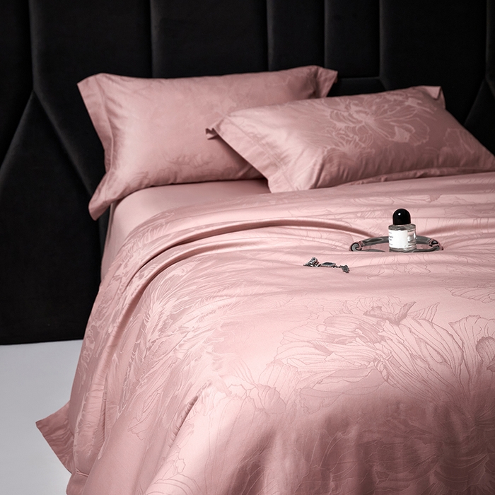 91家纺网 家纺一手货源 找家纺 洽想家 2025新款长绒棉贡缎提花手工立体埋绳工艺四件套礼盒包装 欧若拉-血牙