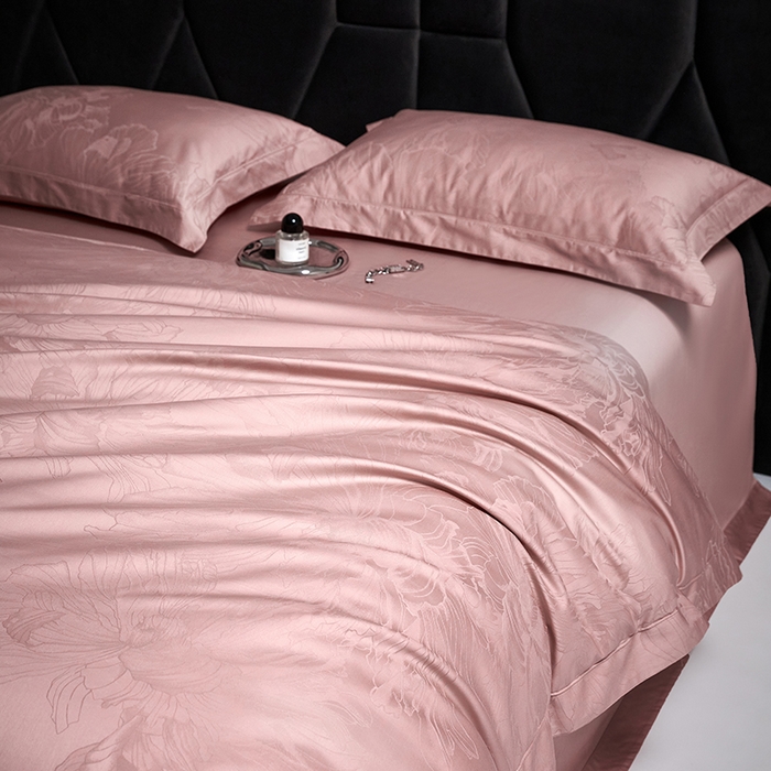 91家纺网 家纺一手货源 找家纺 洽想家 2025新款长绒棉贡缎提花手工立体埋绳工艺四件套礼盒包装 欧若拉-血牙