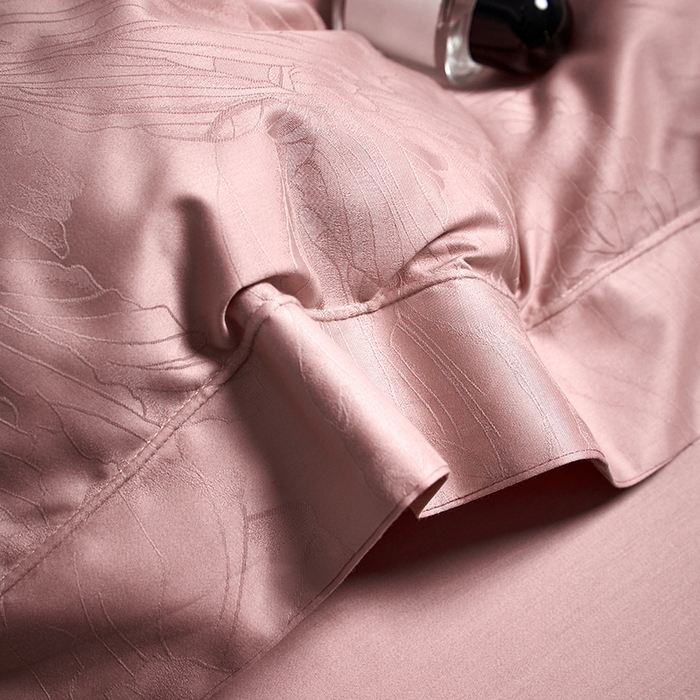 91家纺网 家纺一手货源 找家纺 洽想家 2025新款长绒棉贡缎提花手工立体埋绳工艺四件套礼盒包装 欧若拉-血牙