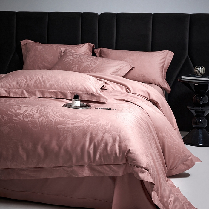 91家纺网 家纺一手货源 找家纺 洽想家 2025新款长绒棉贡缎提花手工立体埋绳工艺四件套礼盒包装 欧若拉-血牙