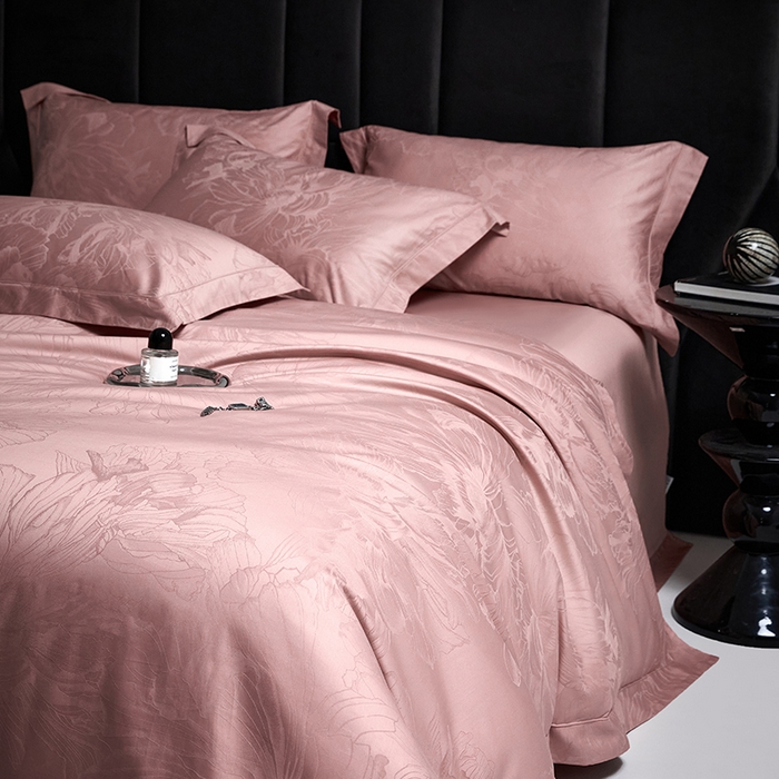 91家纺网 家纺一手货源 找家纺 洽想家 2025新款长绒棉贡缎提花手工立体埋绳工艺四件套礼盒包装 欧若拉-血牙