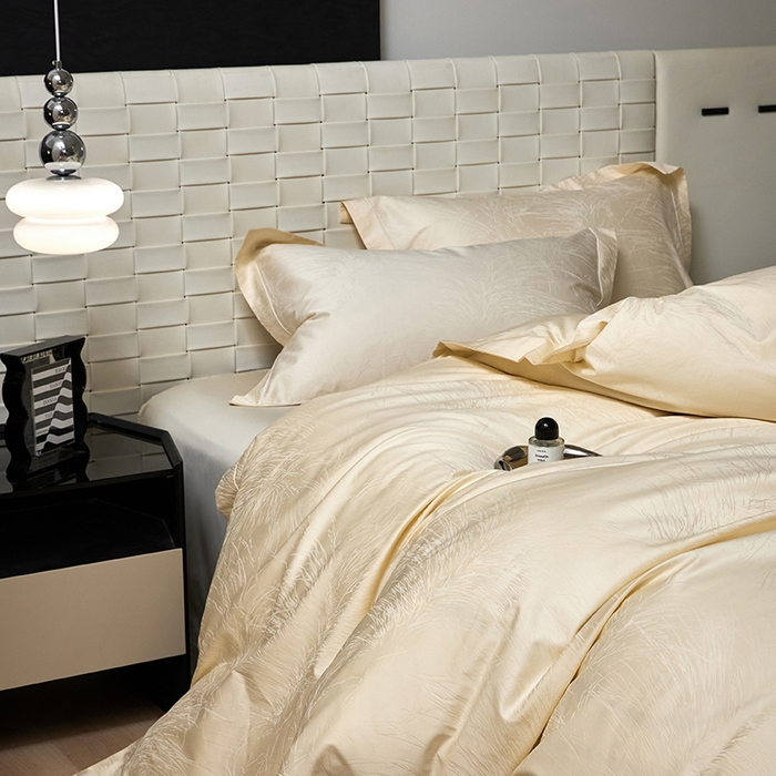 91家纺网 家纺一手货源 找家纺 洽想家 2025新款长绒棉贡缎提花手工立体埋绳工艺四件套礼盒包装 流金时光（米白）