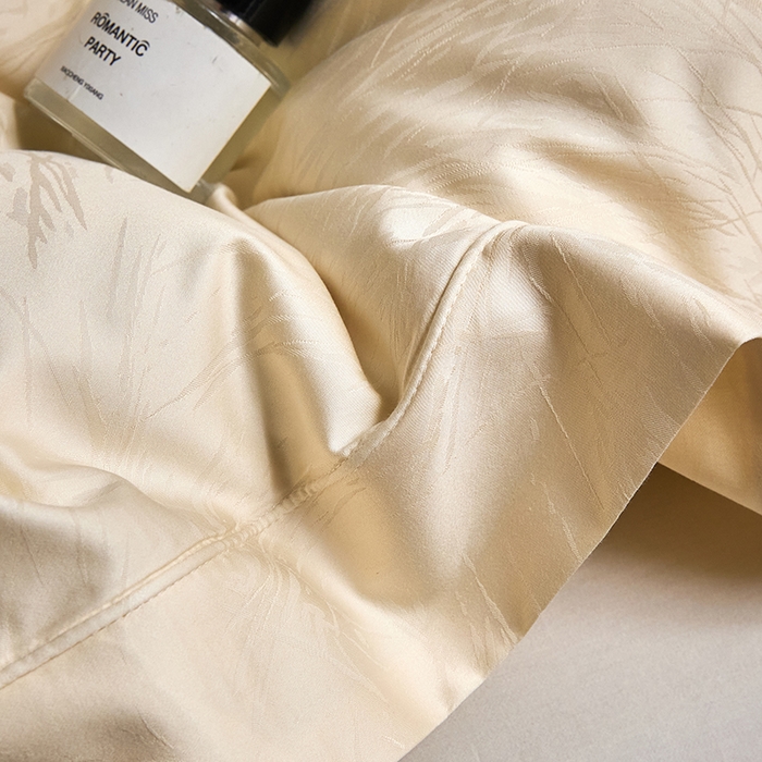 91家纺网 家纺一手货源 找家纺 洽想家 2025新款长绒棉贡缎提花手工立体埋绳工艺四件套礼盒包装 流金时光（米白）