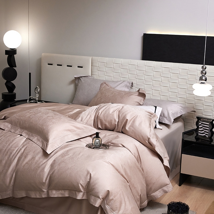 91家纺网 家纺一手货源 找家纺 洽想家 2025新款长绒棉贡缎提花手工立体埋绳工艺四件套礼盒包装 洛奇（芙蓉玉）