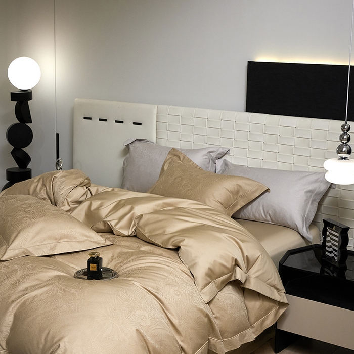 91家纺网 家纺一手货源 找家纺 洽想家 2025新款长绒棉贡缎提花手工立体埋绳工艺四件套礼盒包装 洛奇（金驼）