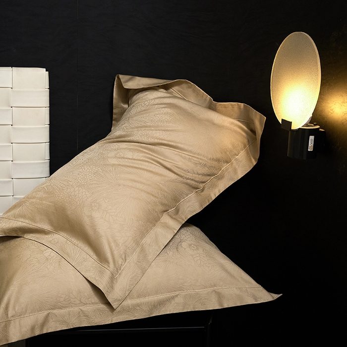 91家纺网 家纺一手货源 找家纺 洽想家 2025新款长绒棉贡缎提花手工立体埋绳工艺四件套礼盒包装 洛奇（金驼）