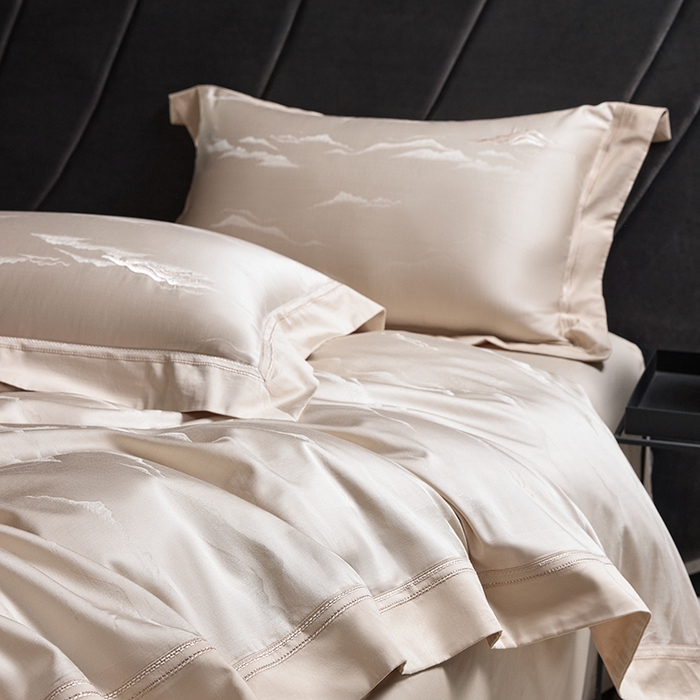 91家纺网 家纺一手货源 找家纺 洽想家 2025新款100支天丝棉提花加绣花工艺款床品四件套--山岚夏梦系列 山岚夏梦-香槟金