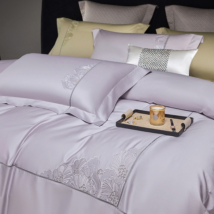 91家纺网 家纺一手货源 找家纺 洽想家 2025新款120支贡缎长绒棉绣花四件套-花漾系列 花漾-紫灰