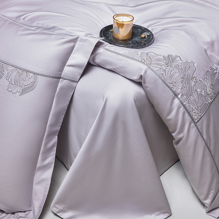 91家纺网 家纺一手货源 找家纺 洽想家 2025新款120支贡缎长绒棉绣花四件套-花漾系列 花漾-紫灰