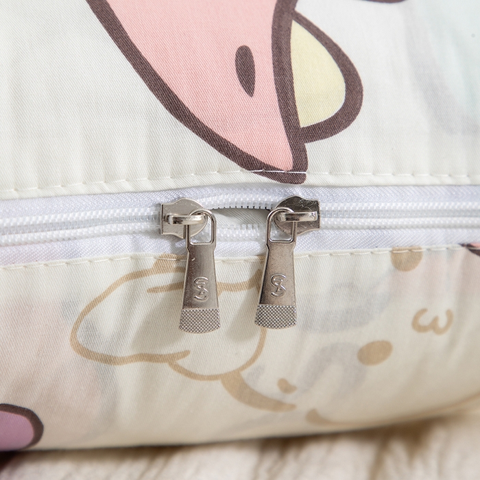 91家纺网 家纺一手货源 找家纺 照世家纺 2025春夏新款全棉纯棉印花A类抱枕被 淘气萌龙 50x50展开150x190