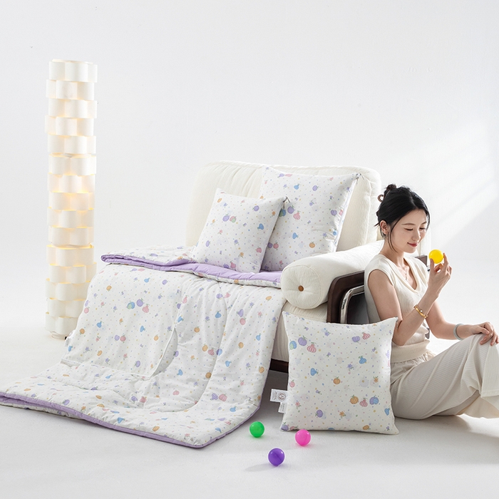 91家纺网 家纺一手货源 找家纺 照世家纺 2025春夏新款全棉纯棉印花A类抱枕被 星奈 50x50展开150x190